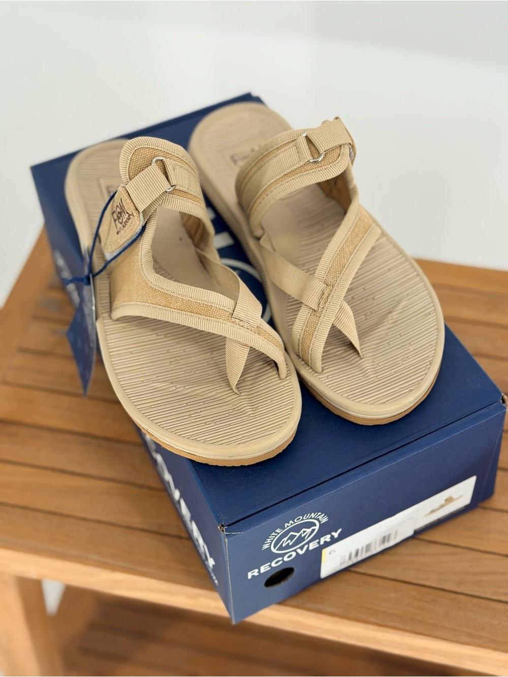 New RECOVERY BY WHITE MOUNTAIN Neutral Tan Adjustable Sport Sandals SIZE 6